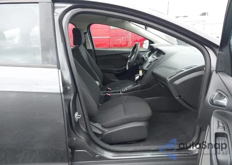 2016 Ford Focus Se z USA, uszkodzony, nr VIN 1FADP3K2XGL205126